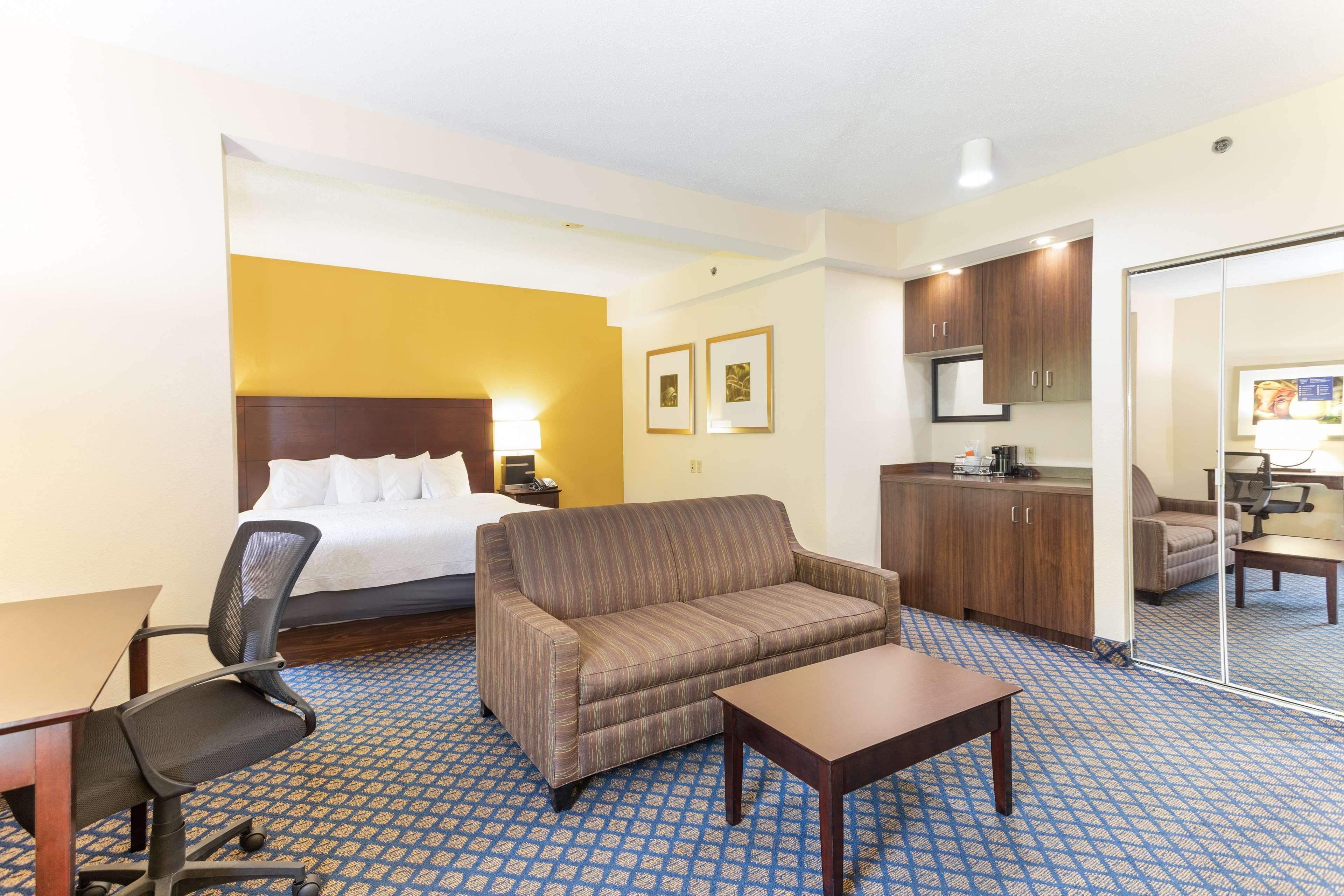 Hampton Inn Petersburg-Fort Gregg Adams Exterior photo