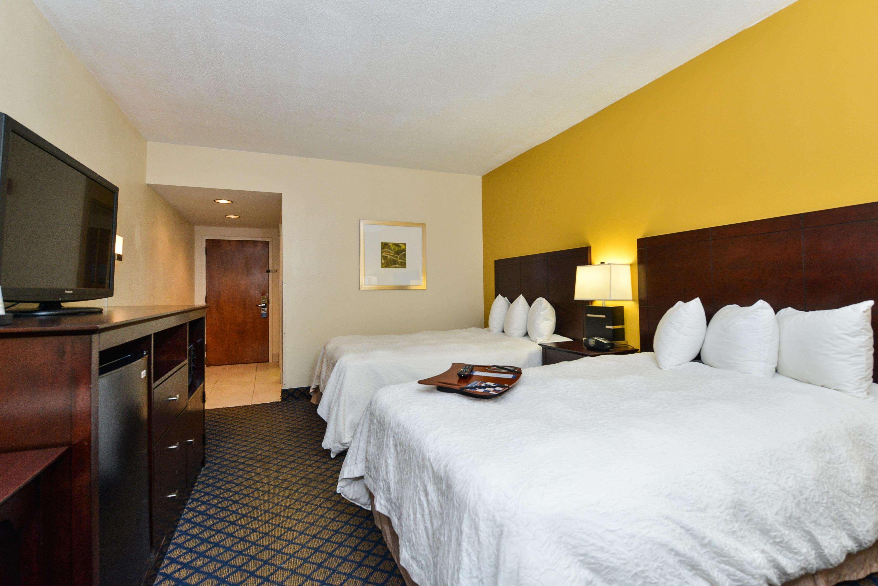 Hampton Inn Petersburg-Fort Gregg Adams Exterior photo